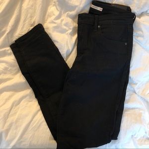 Levi’s 721 High Rise Skinny Jeans in Black